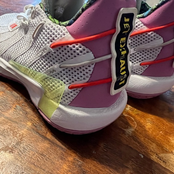 Adidas kids size 6 Toy Story basketball shoes - Picture 12 of 13